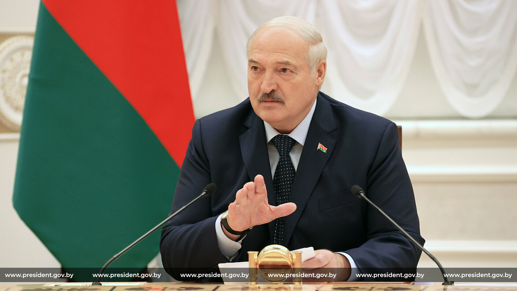 Лукашенко заявил, что все президенты Украины грабили страну