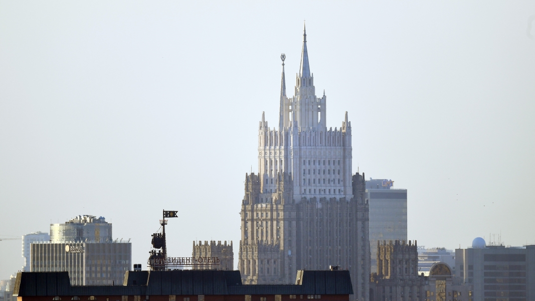 Россия объявила персоной нон грата двух дипломатов посольства Латвии