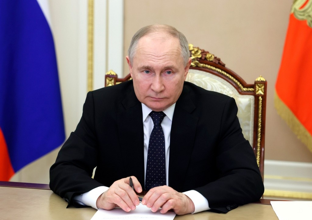 Путин на встрече с правительством обсудит паводки в стране